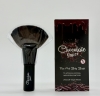 FACE AND BODY BRUSH ОТ CHOCOLATE SAUCE/ Компактная веерная кисть Chocolate Sauce для нанесения пудры